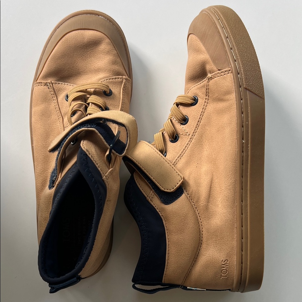 TOMS Camel and Dark Blue High-Top Sneakers - size 3 YOUTH